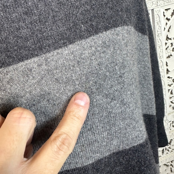 Vince 100% Cashmere Gray Striped Colorblock Short Sleeve Bat Wing Sweater Sz M/L - Picture 6 of 9
